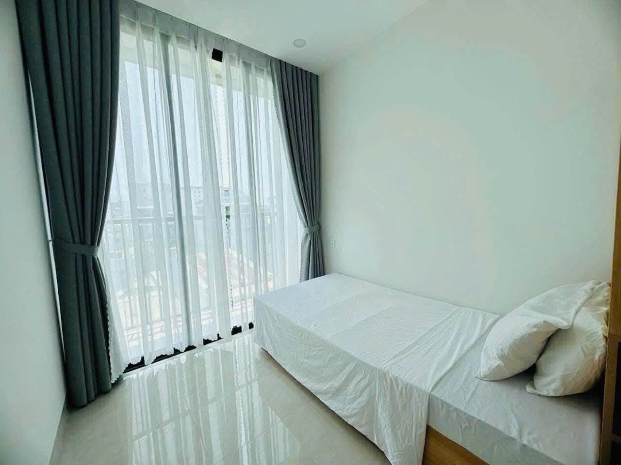 Furnished apartment with balcony near the beach