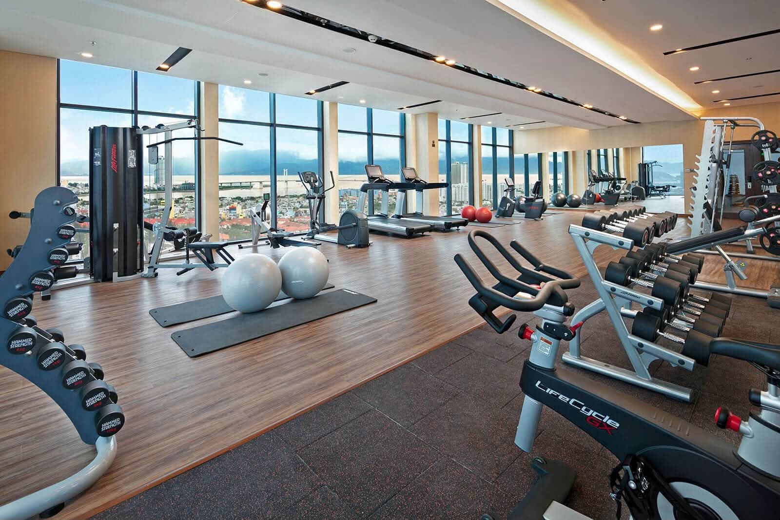 2BR Condo in Blooming Tower with Stunning Views